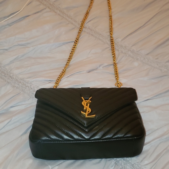 Purse - Picture 1 of 3